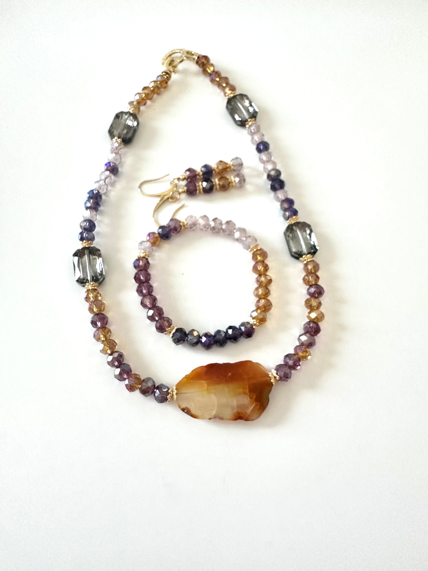 Golden Twilight Jewelry Set – 18k Gold-Plated Necklace, Bracelet & Earrings with Agate and Crystal Beads (3-Piece Set)