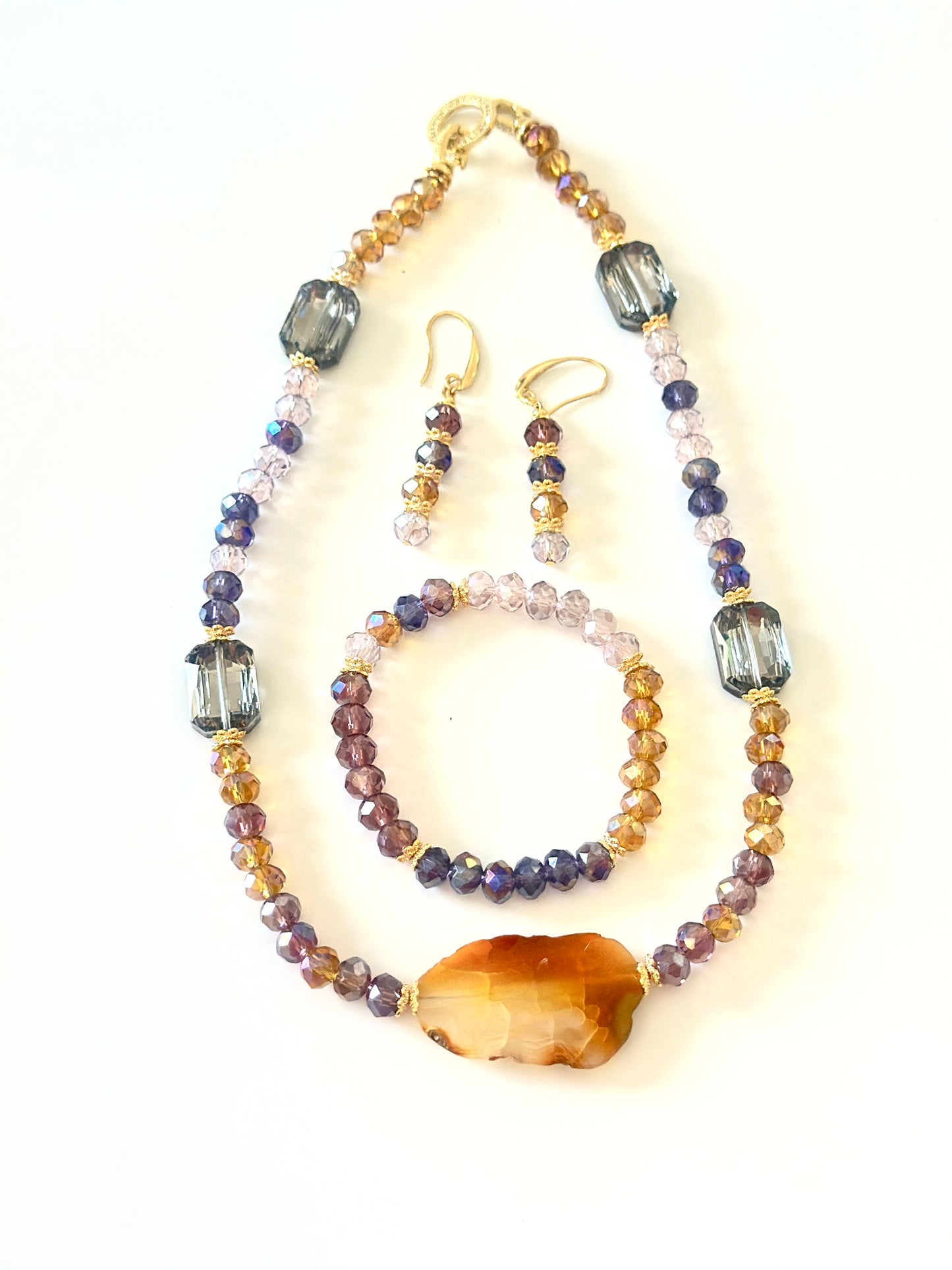 Golden Twilight Jewelry Set – 18k Gold-Plated Necklace, Bracelet & Earrings with Agate and Crystal Beads (3-Piece Set)